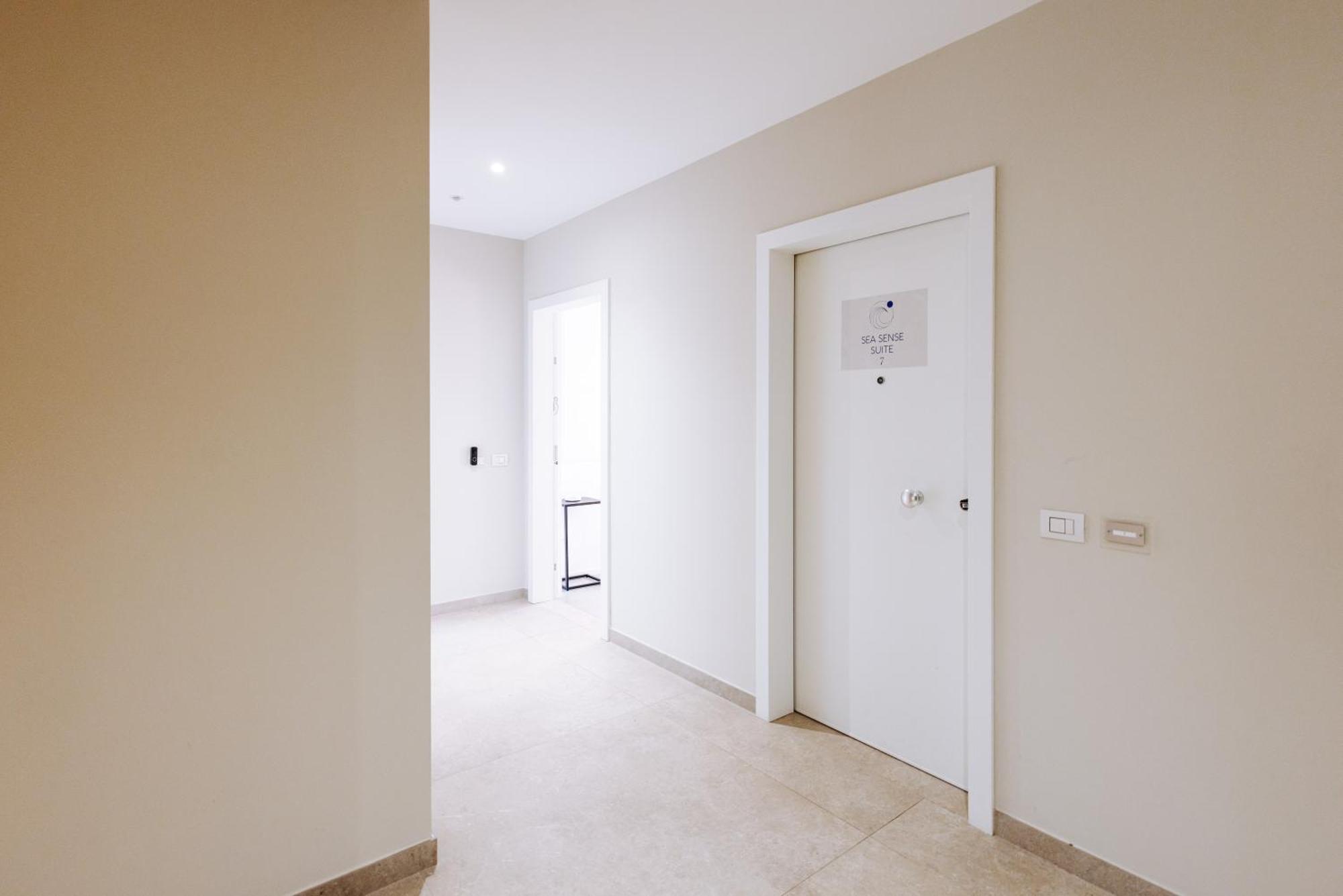 Marisabella Suite 8 Bari Bagian luar foto